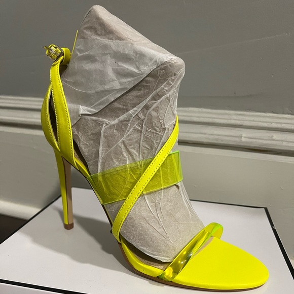 NEW - Guess Highlighter Yellow Felicia Ankle Strap Sandal - Picture 2 of 7